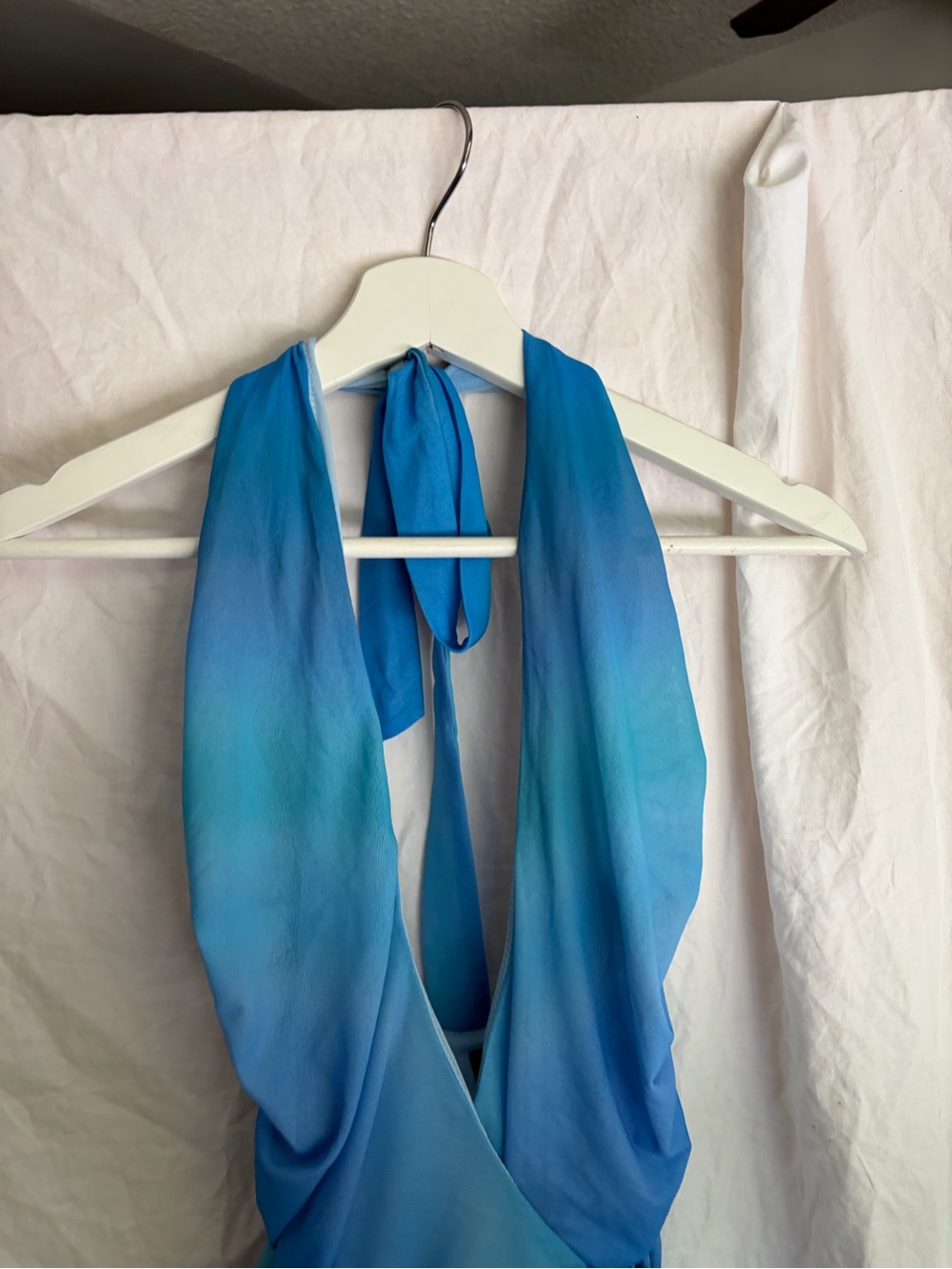 WHITE FOX Boutique Blue Ombre Halter Top Ruffled Ruched Size S party Y2K resort - Picture 13 of 16